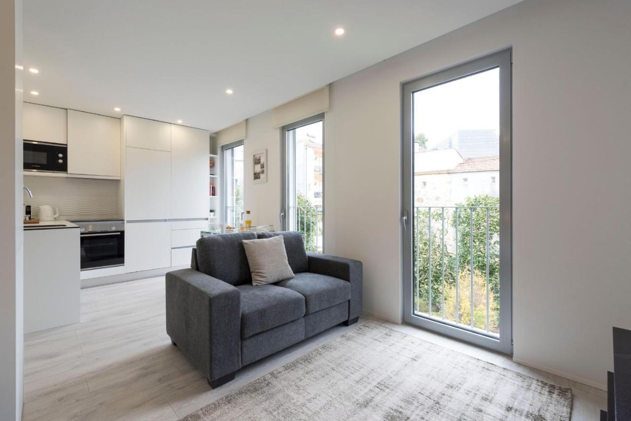 Lovelystay - Modern Loft With Gym & Free Parking Minutes Away From Cbd Porto Exterior photo